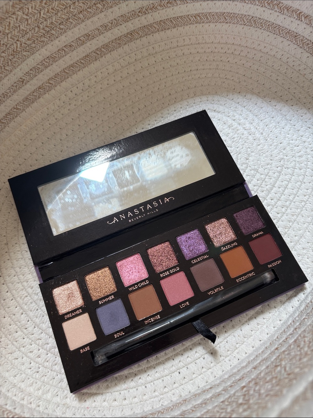 ABH Norvina Palette - Picture 2 of 3